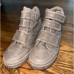 Vintage: ZARA BOYS LEATHER HIGH TOP SNEAKERS SIZE 32/33 Euro Size (2 little boy)
